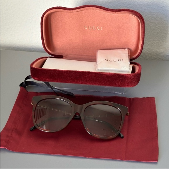 Gucci Accessories - Authentic GUCCI GG Havana / Gold Bamboo Frame
Sunglasses GG0655SA Full Inclusion